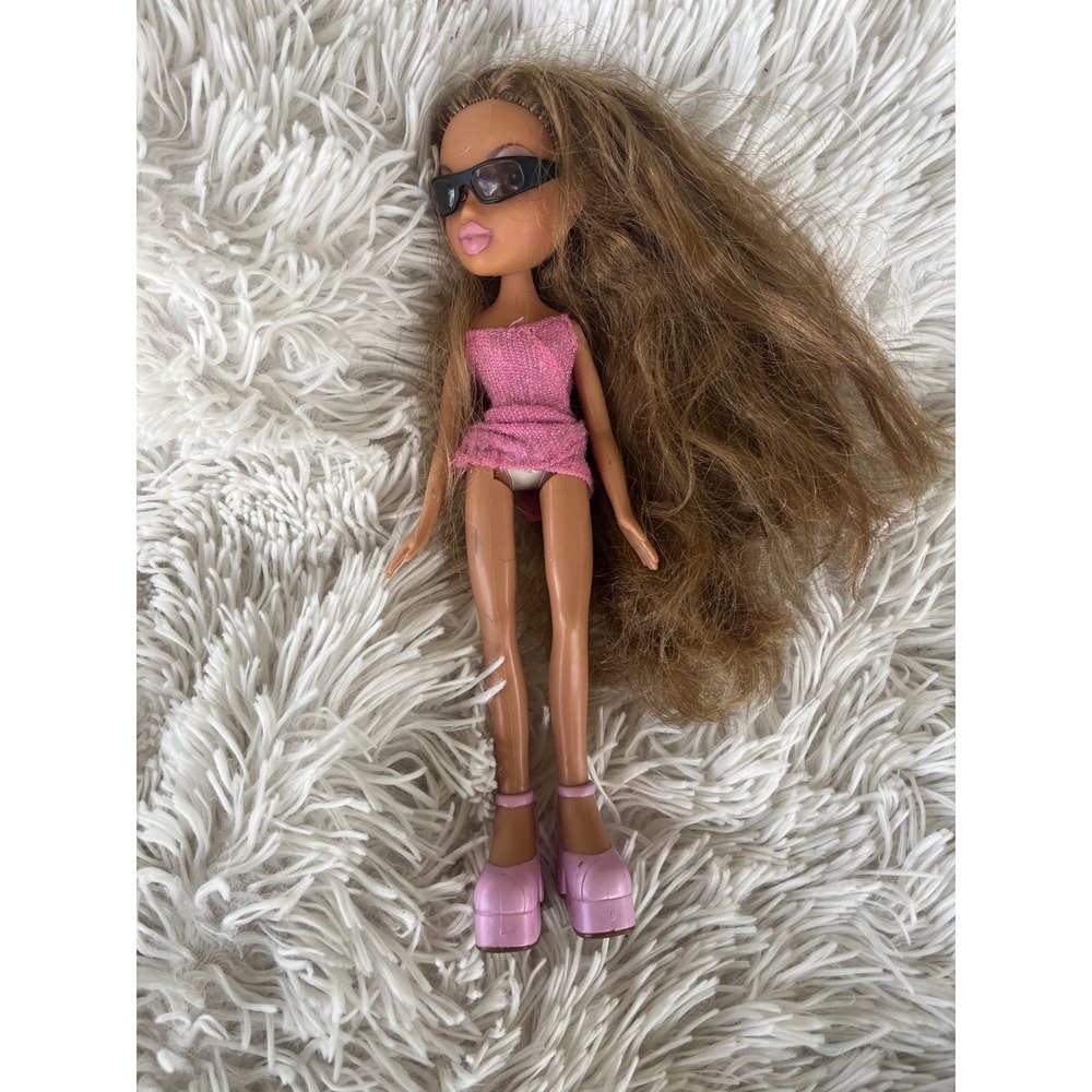 Bratz Yasmin Doll Pink Shimmer Dress Platform Heels Sunglasses MGA Entertainment